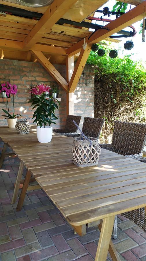 Leander Apartman Balatonlelle Esterno foto