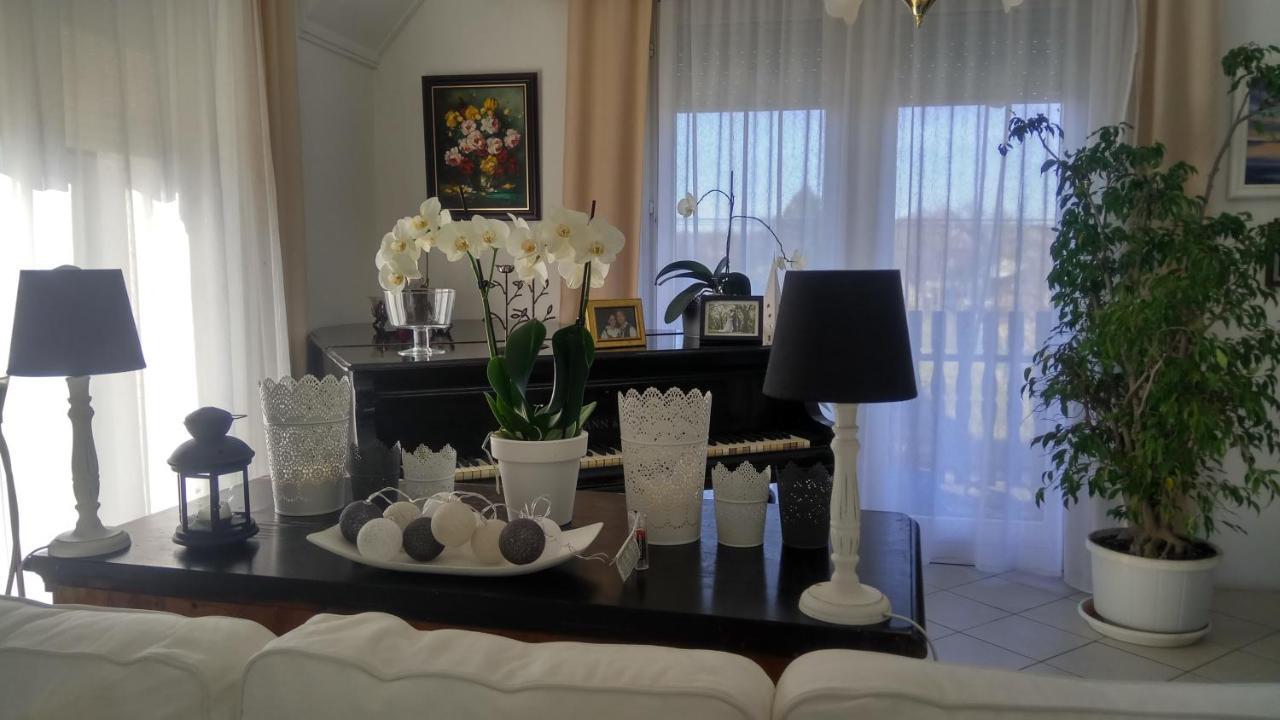 Leander Apartman Balatonlelle Esterno foto