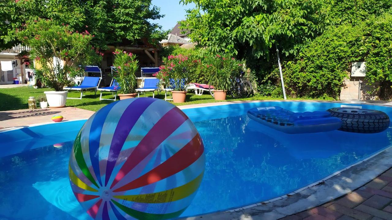 Leander Apartman Balatonlelle Esterno foto