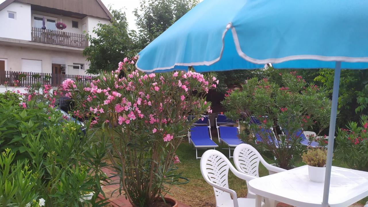 Leander Apartman Balatonlelle Esterno foto